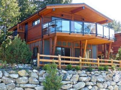 Fish Tales Cottage vacation rental, pet friendly accommodation, Port Renfrew