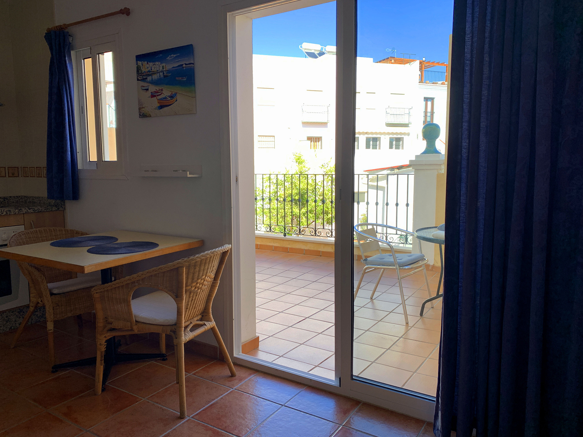 ANL (S2) STUDIO CARABEILLO, Apartamentos Nerjaluna