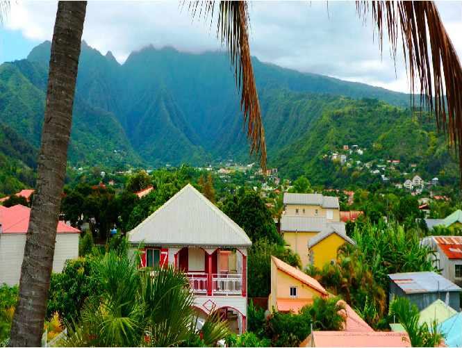 Le village de l'Entre-Deux à 30 minutes de l'Etang Salé les Bains et de Les Villas Emmanuel La Réunion