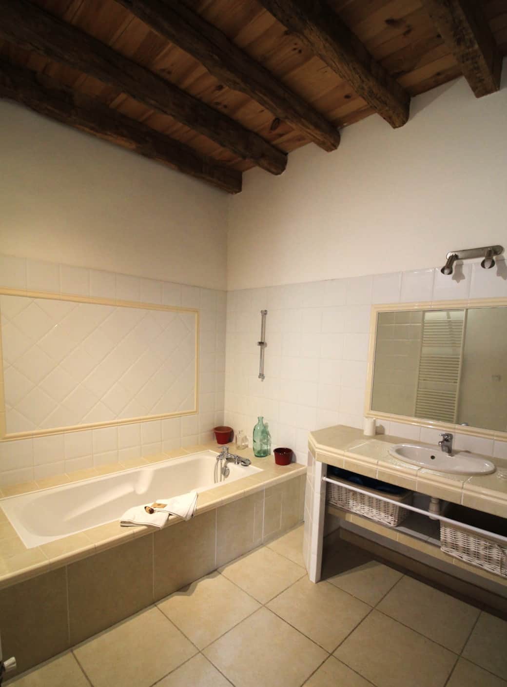 Bathroom 1-2, Ecuries