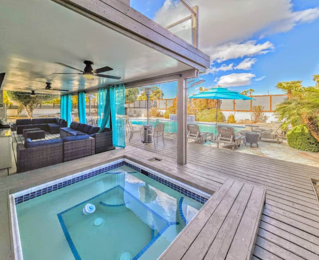 Exterior Lounge Overview