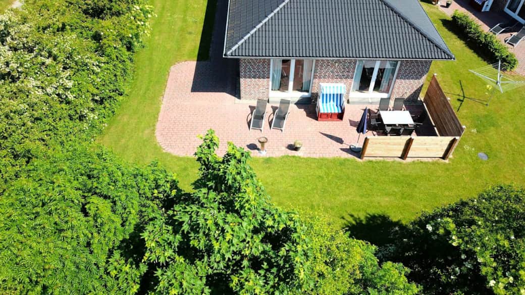01 ferienhaus nordlicht fehmarn drohne terrasse 01