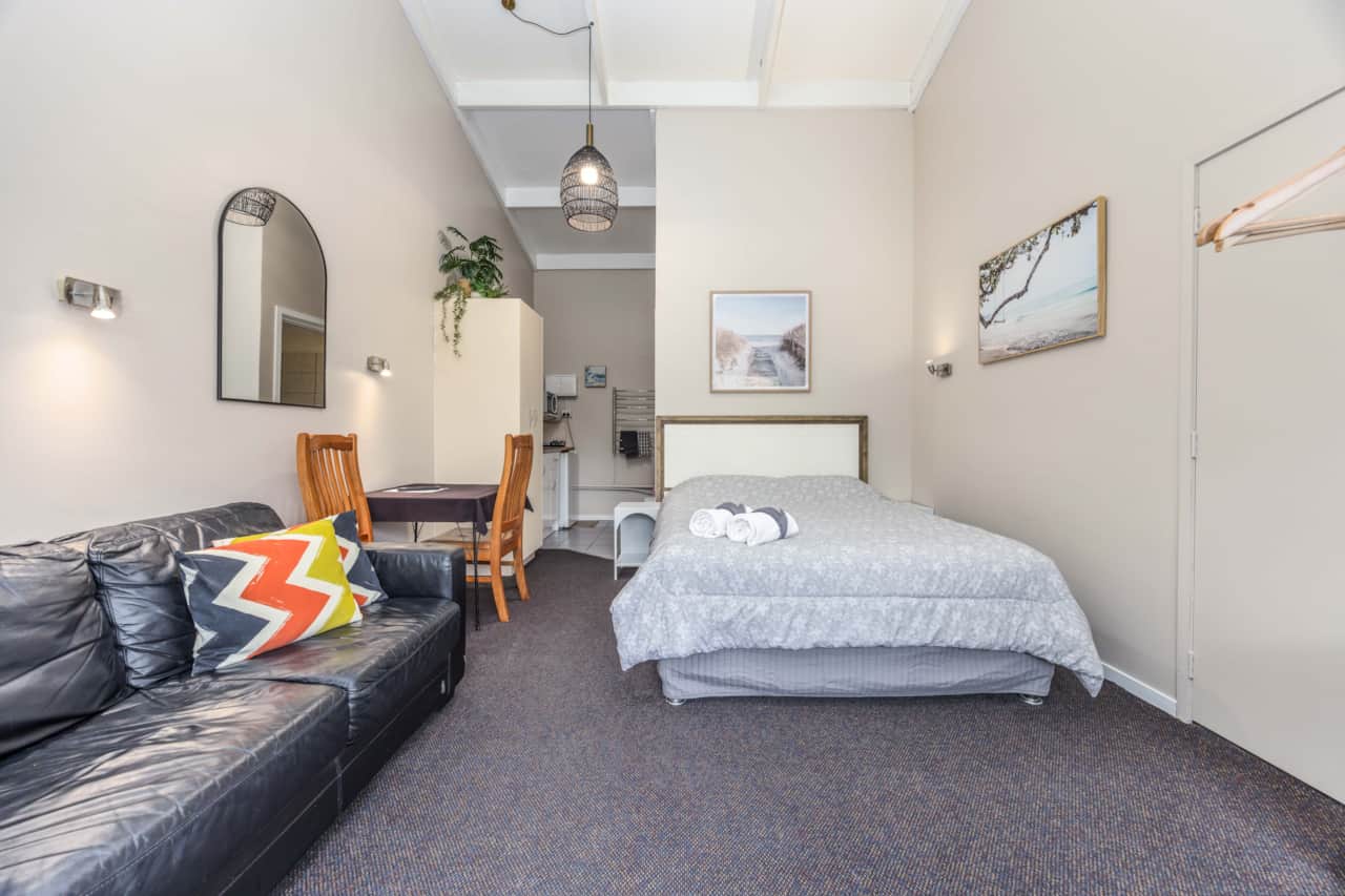 Unit 1 Sofa & Bed