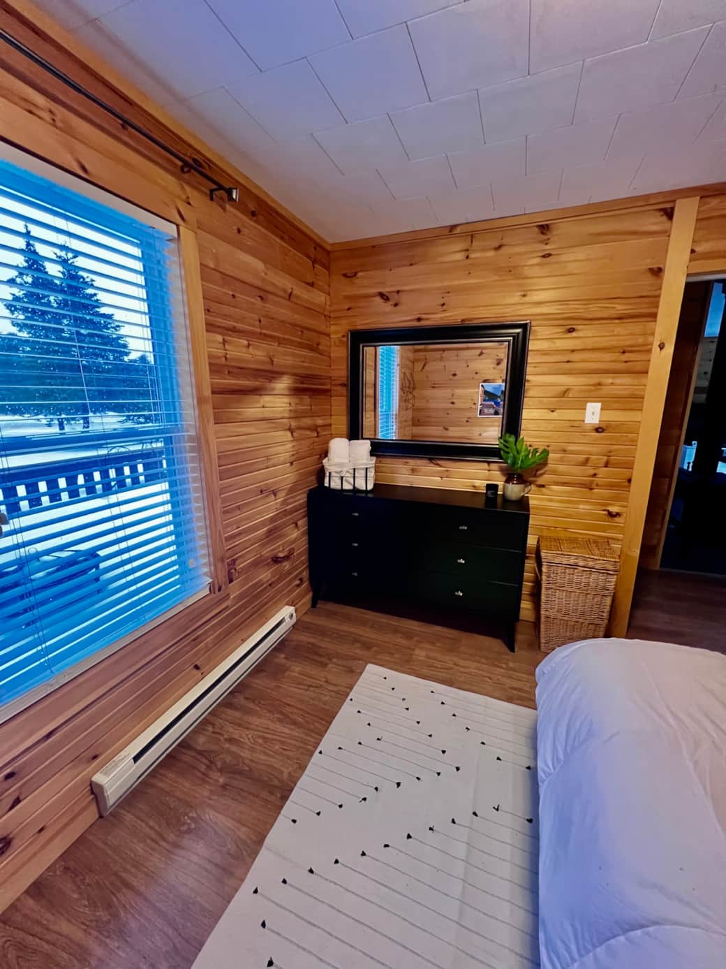 Queen Bedroom