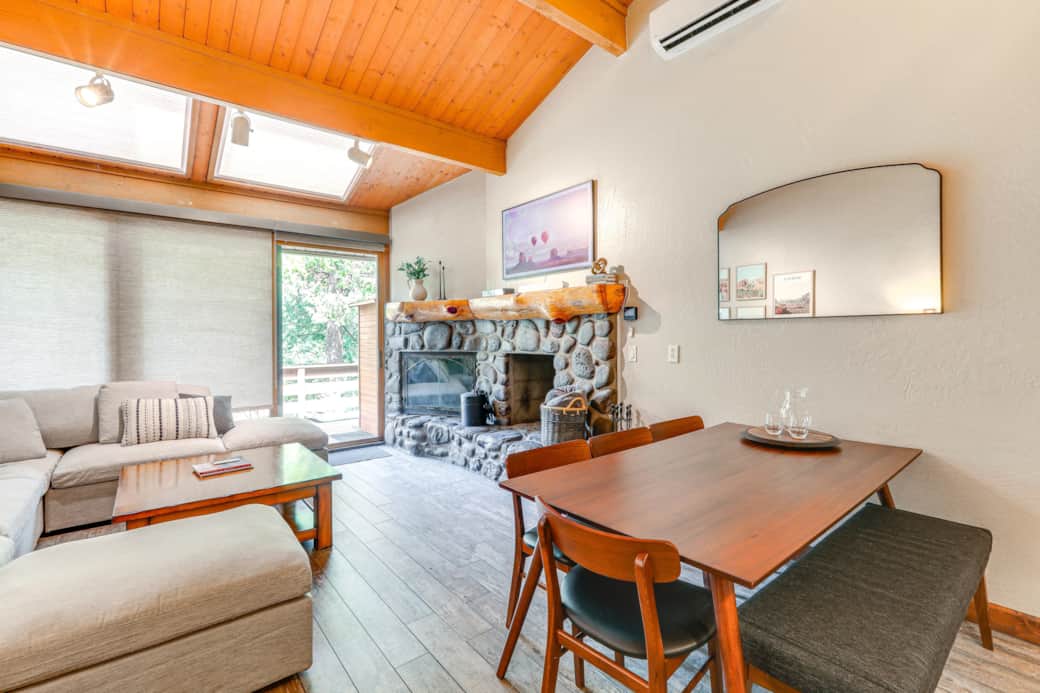 Living Room / Dining