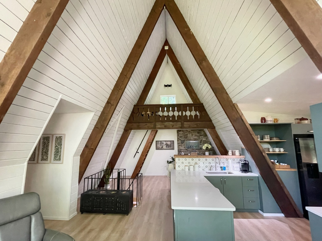 dining-room-vacation-home.png