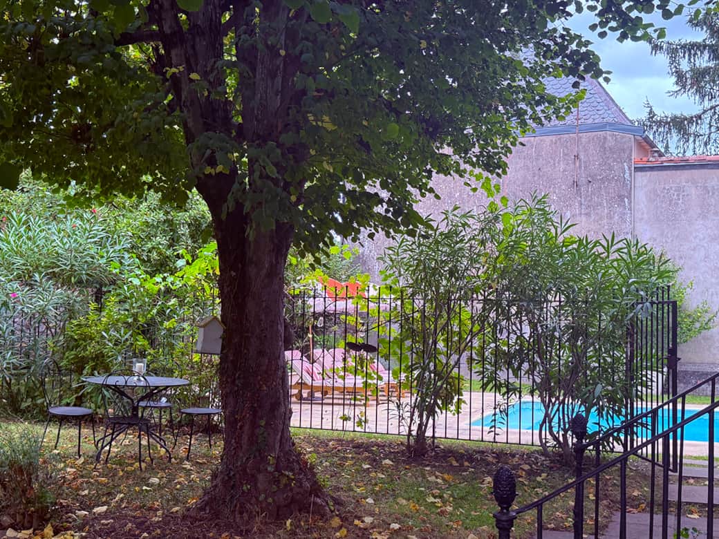 Garden view onto Pool