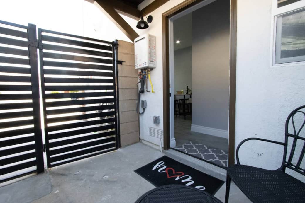 Private Outdoor Patio & Entrance – 30+ Night Studio in Fontana