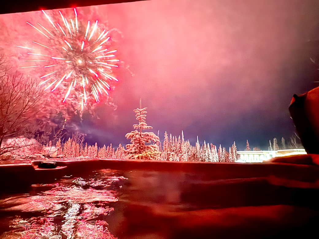 Front Row of the Saturday Night Fireworks from the Hot Tub! Front Row of the Saturday Night Fireworks from the Hot Tub!