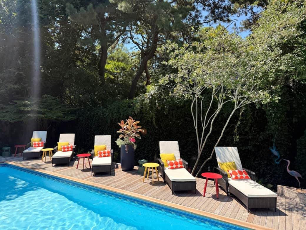 Lounge Chairs 