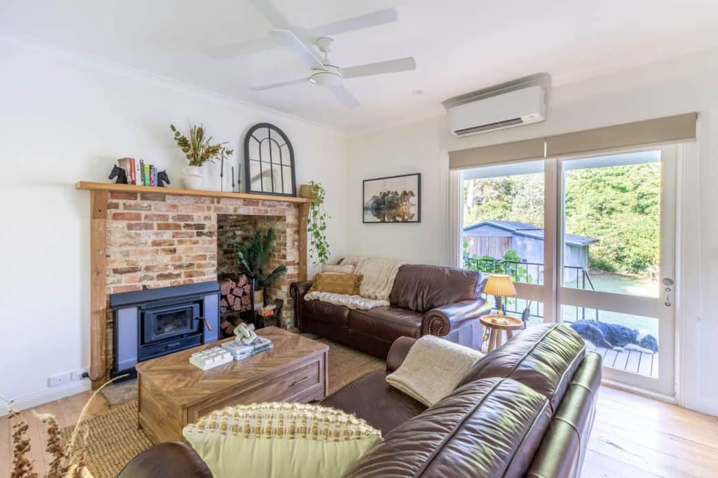 Cosy Living Room with fireplace