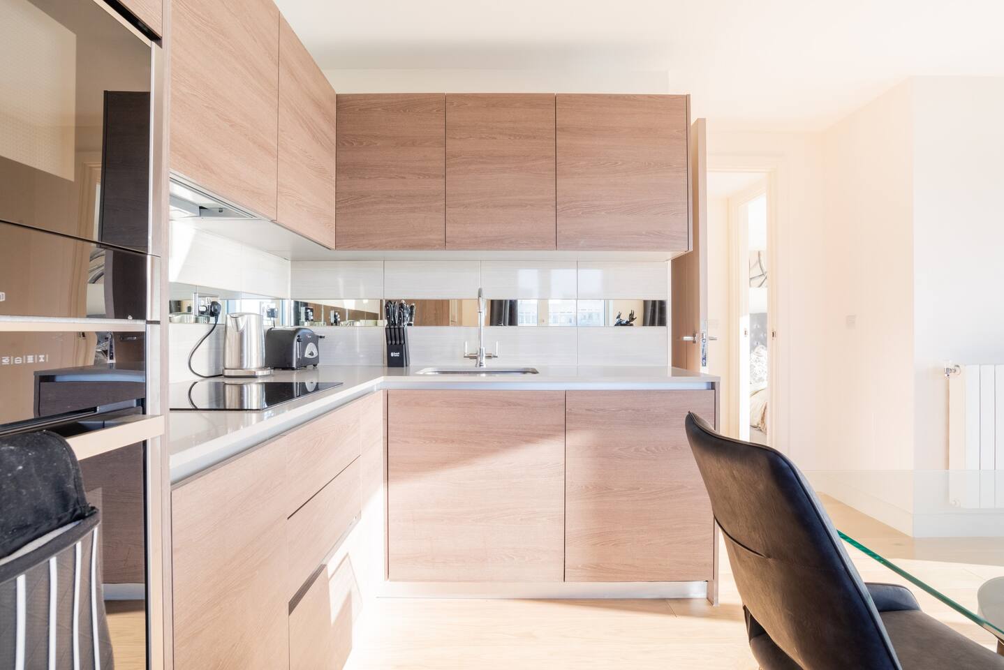 Riverside Penthouse | 2BR | 2BA ensuite | 6Guest photo 5