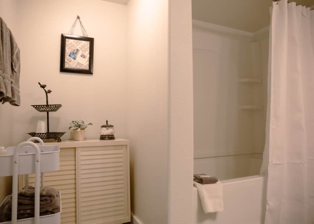 Oahe Basement Bath2