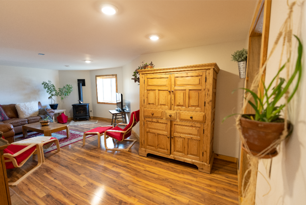 living rooms with gas stove