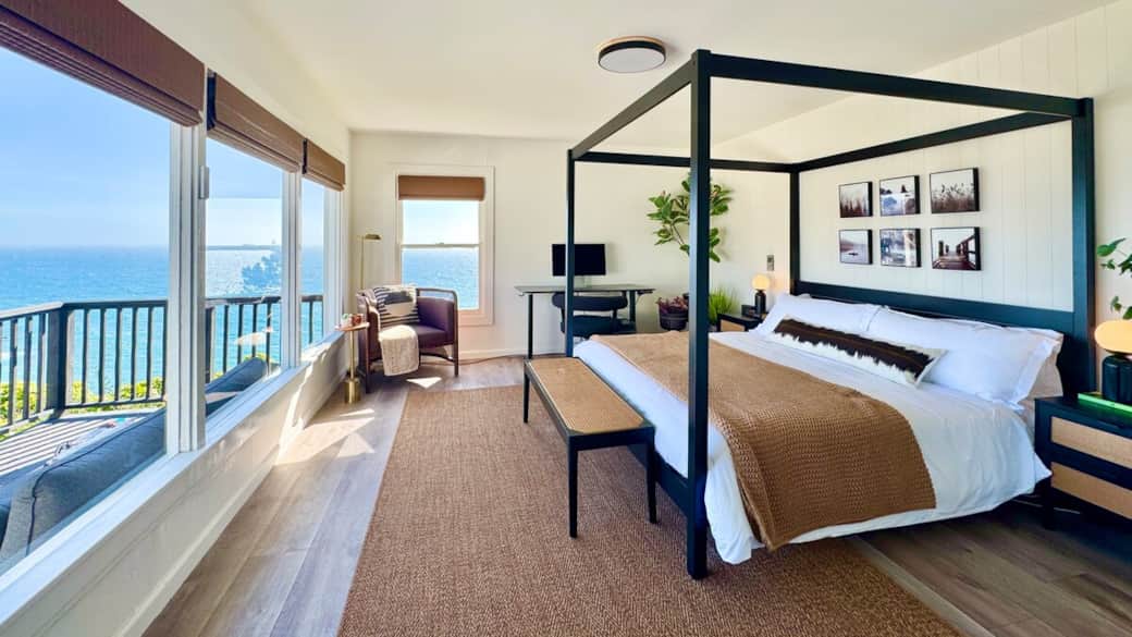 Whalewatchers: Main house Master bedroom of main house 