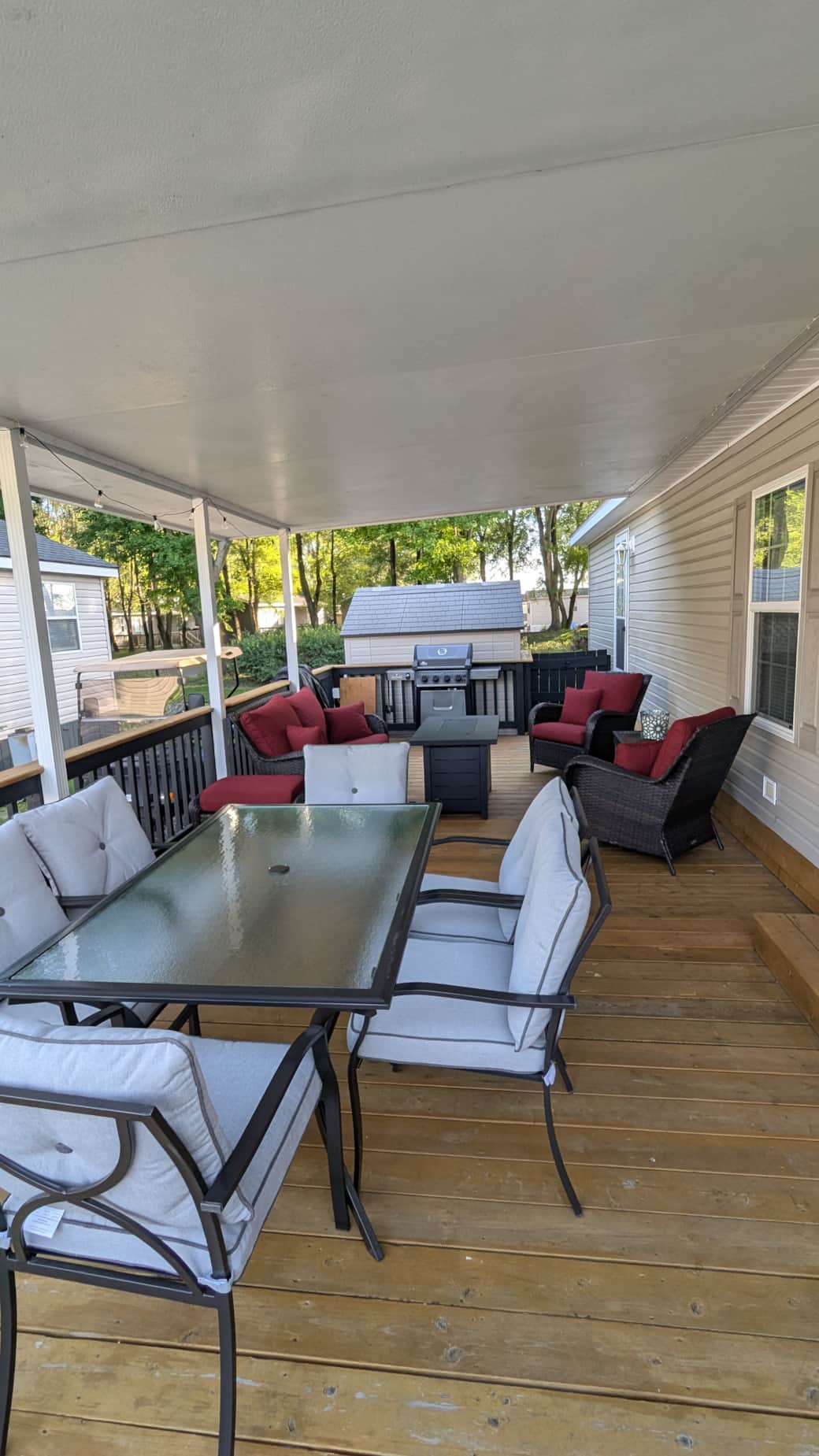 Fully covered deck with outdoor dining Fully covered deck with outdoor dining