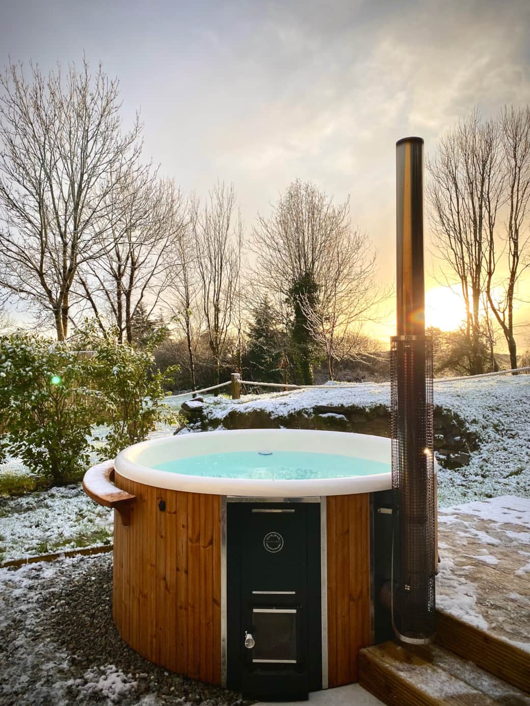 Hot tub in the Snow