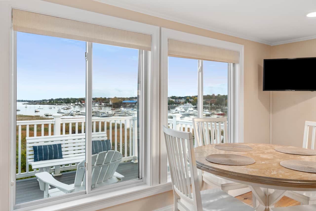 Take it all in! Massive views of the Merrimack River  
