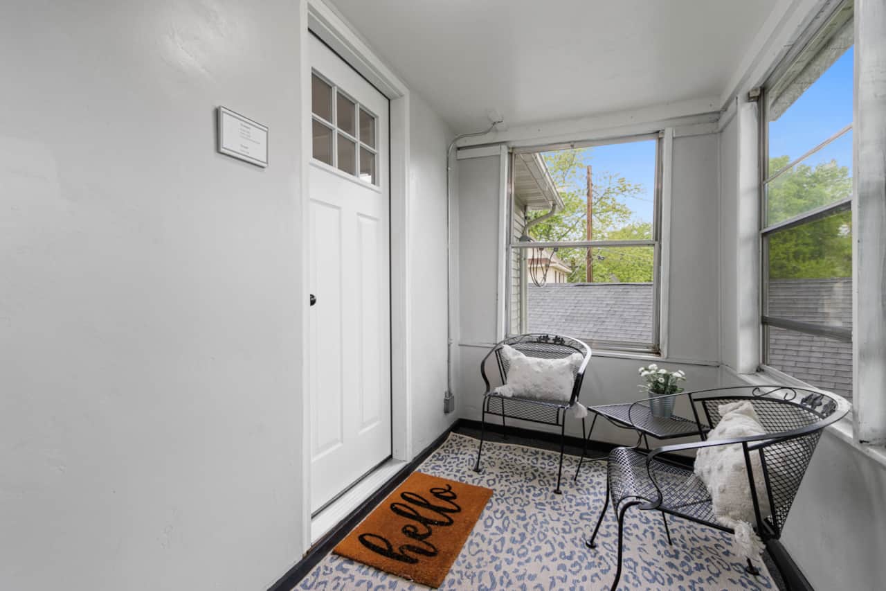 Outside Entry seating