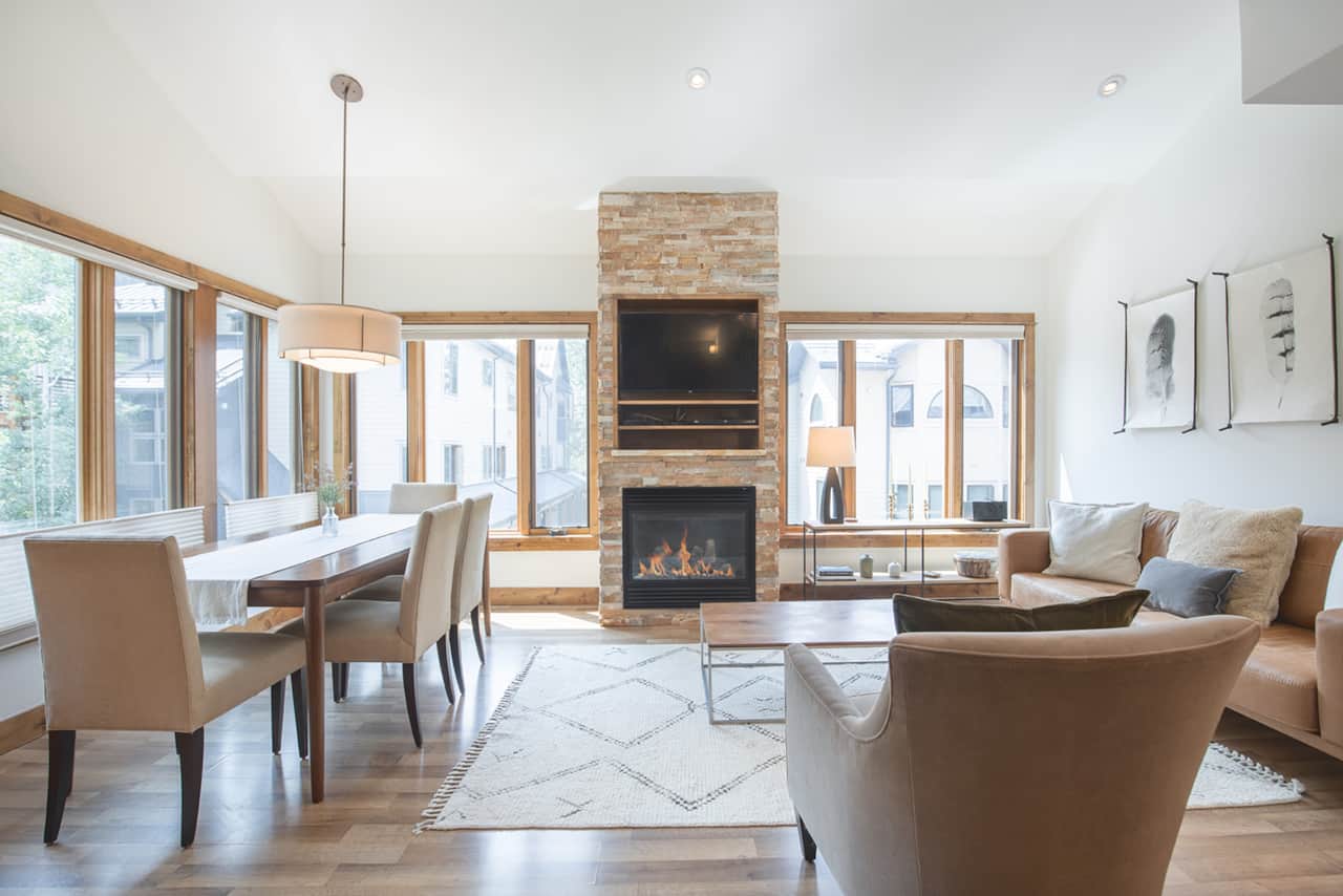 Tall ceilings and lots of natural light