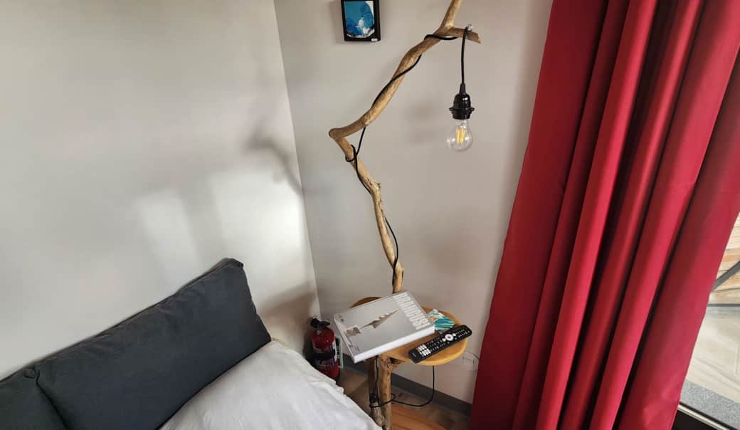 Relax in a cosy reading nook with handcrafted natural design Relax in a cosy reading nook with handcrafted natural design