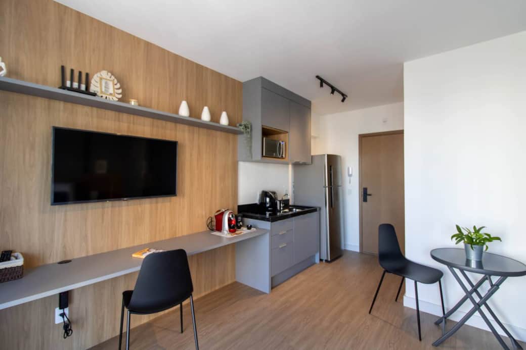 Ambiente compacto, bem distribuído e equipado para proporcionar conforto e praticidade na estadia.