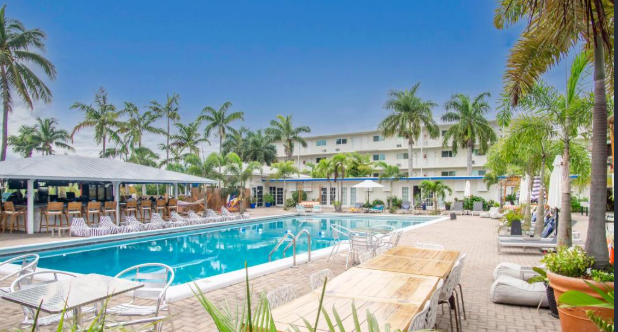 Pool Bar