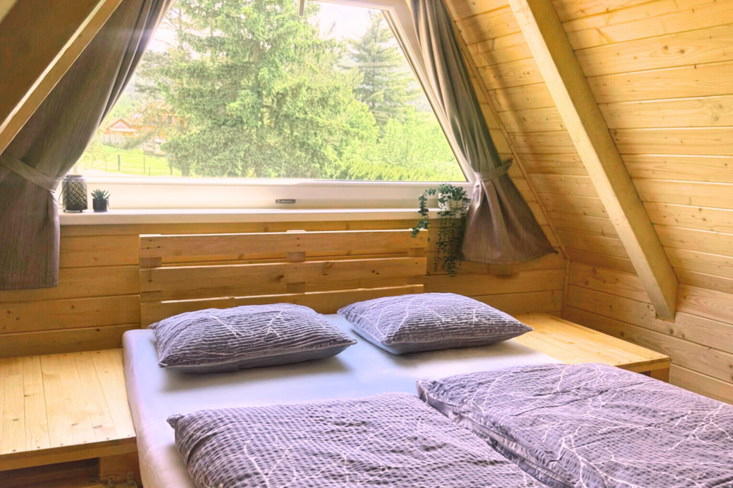 Hodní patro - Postel