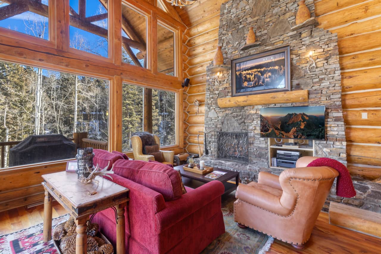 Large Great Room! 