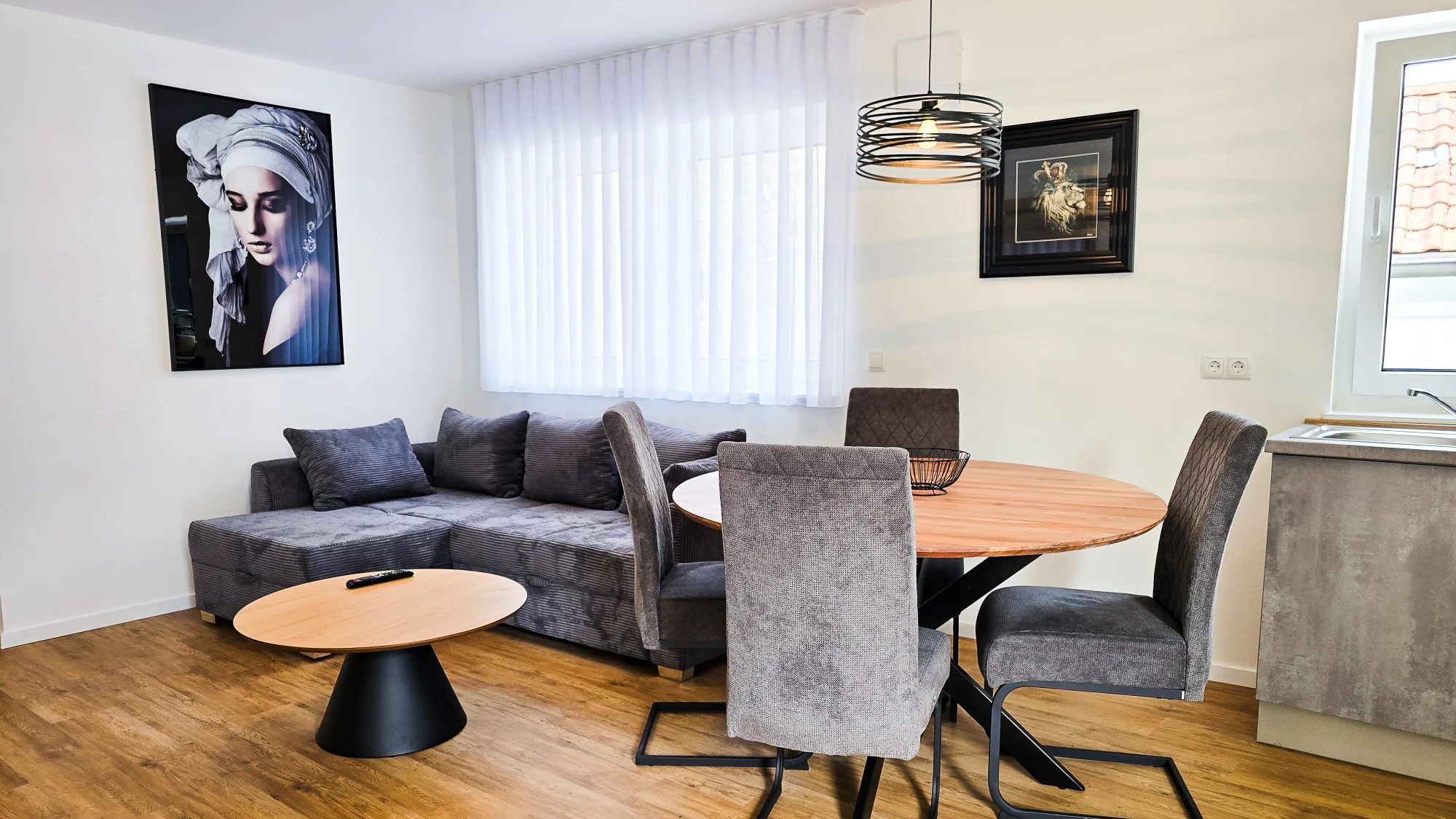 frensdorf-apartments-a4-wohnbereich-essbereich.png
