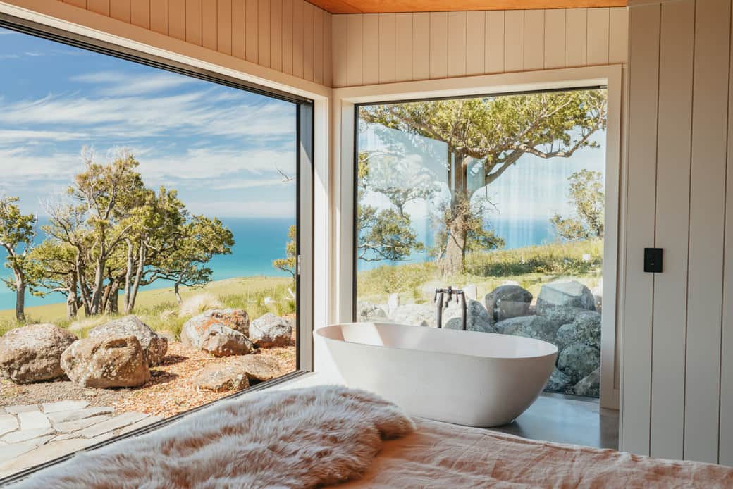 Stunning ocean views from the bath Stunning ocean views from the bath
