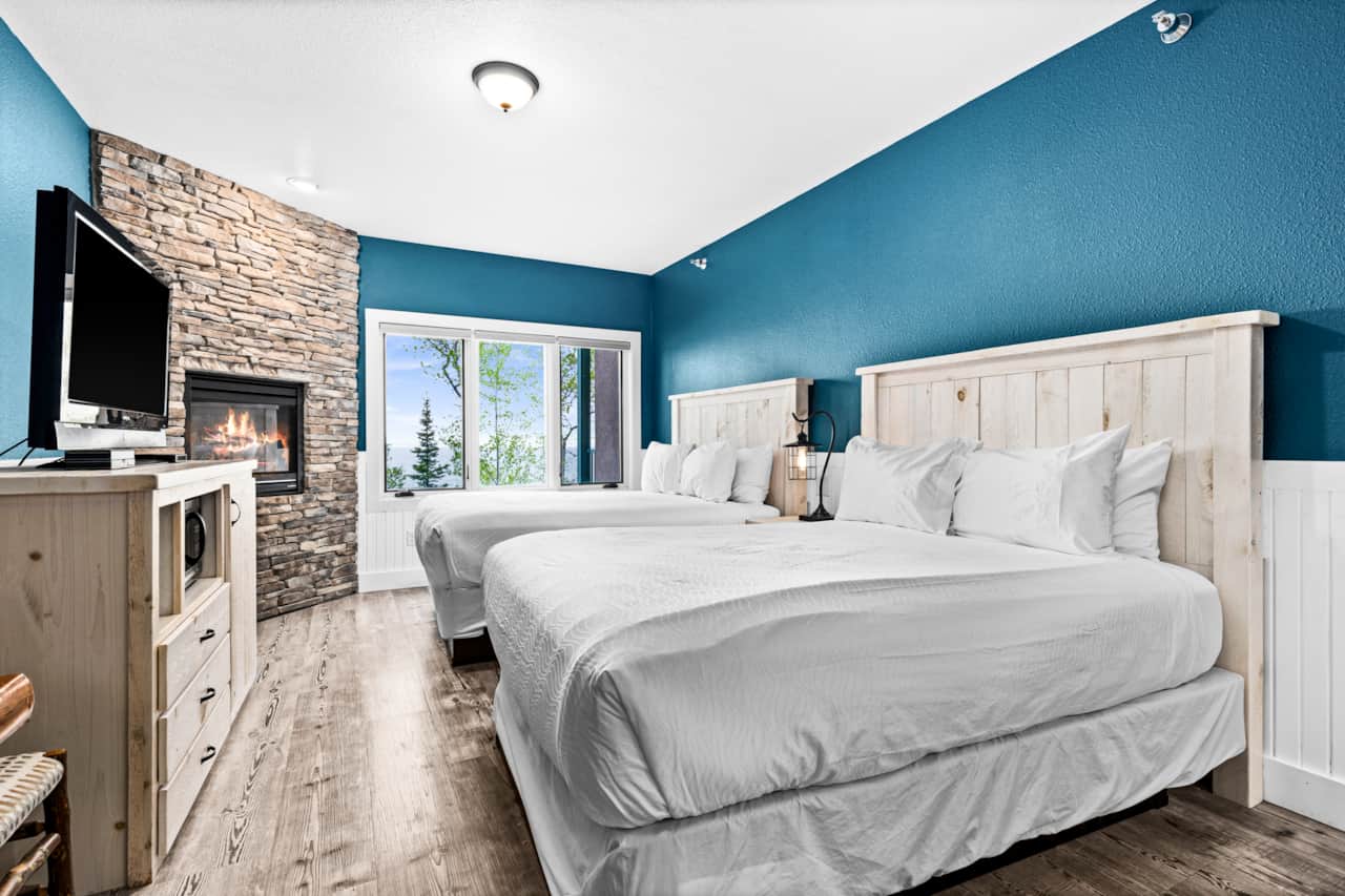 Endless Lake Superior views from your window