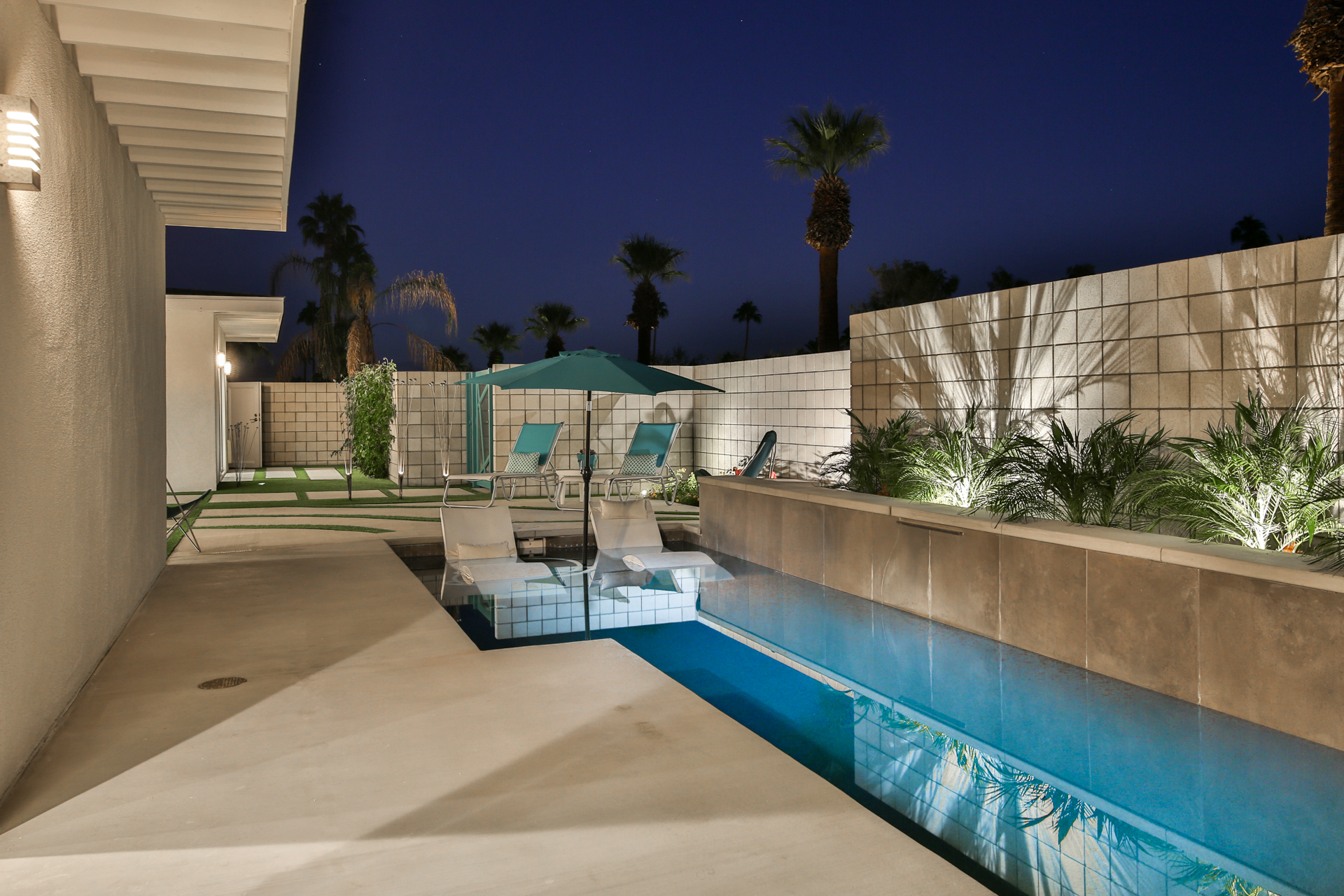 Spur Oasis w/Newer Luxury Pool, Walk to El Paseo