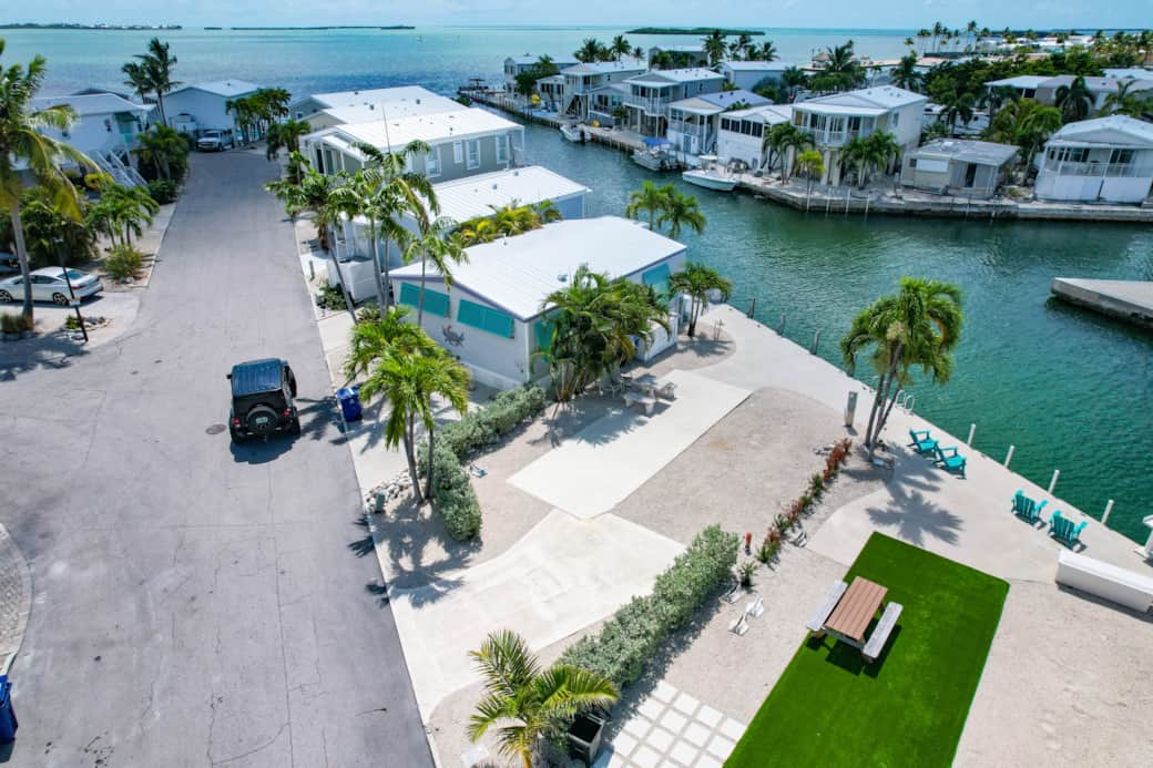 RV Lot w/35-foot Seawall RV Lot w/35-foot Seawall
