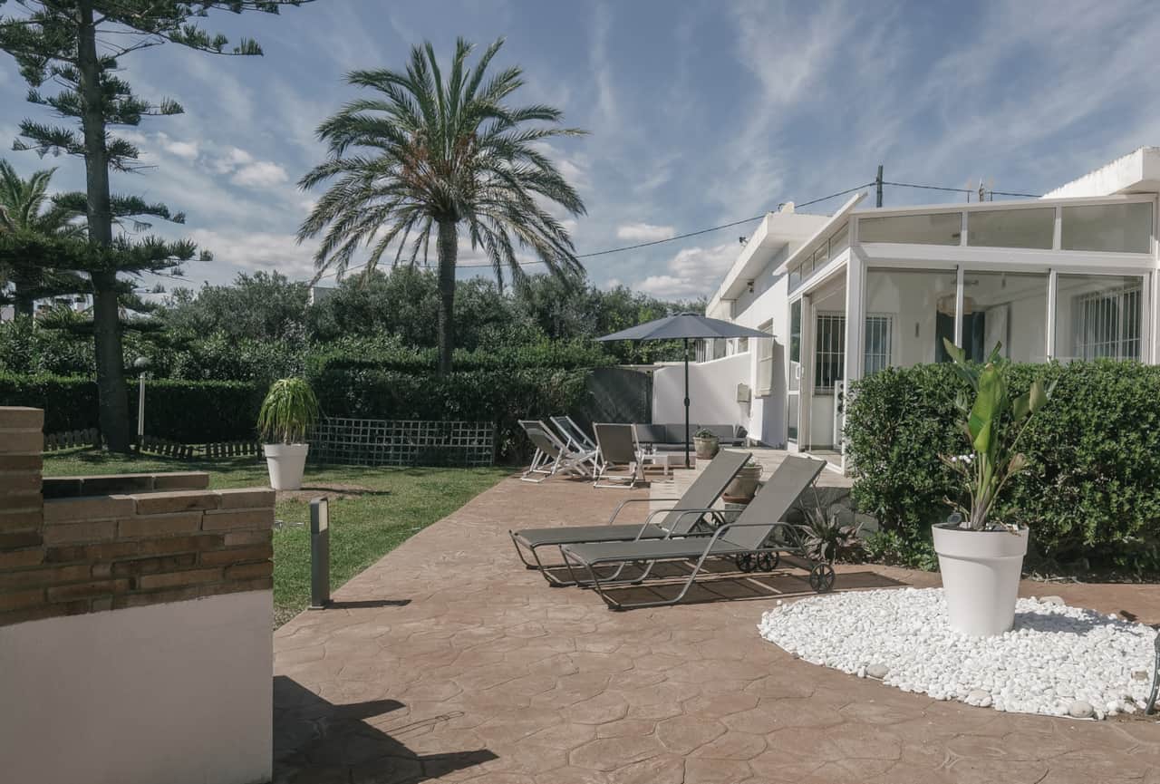 Jardín Casa Vesalia alquiler vacacional Vacaciones Vinaros Casas Vinaros by Arslan