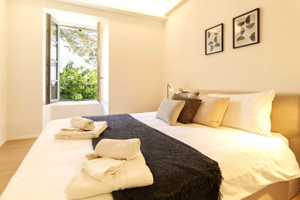 Room with lake view Room with lake view