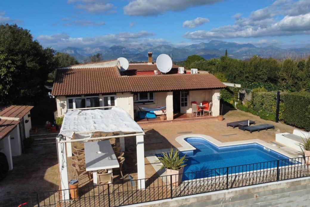 ES: Vista trasera / piscina / terraza 
EN: Terrace aera / swimming pool