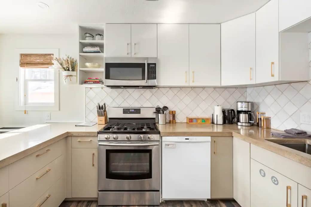 A fully stocked kitchen for all cooking and baking needs A fully stocked kitchen for all cooking and baking needs