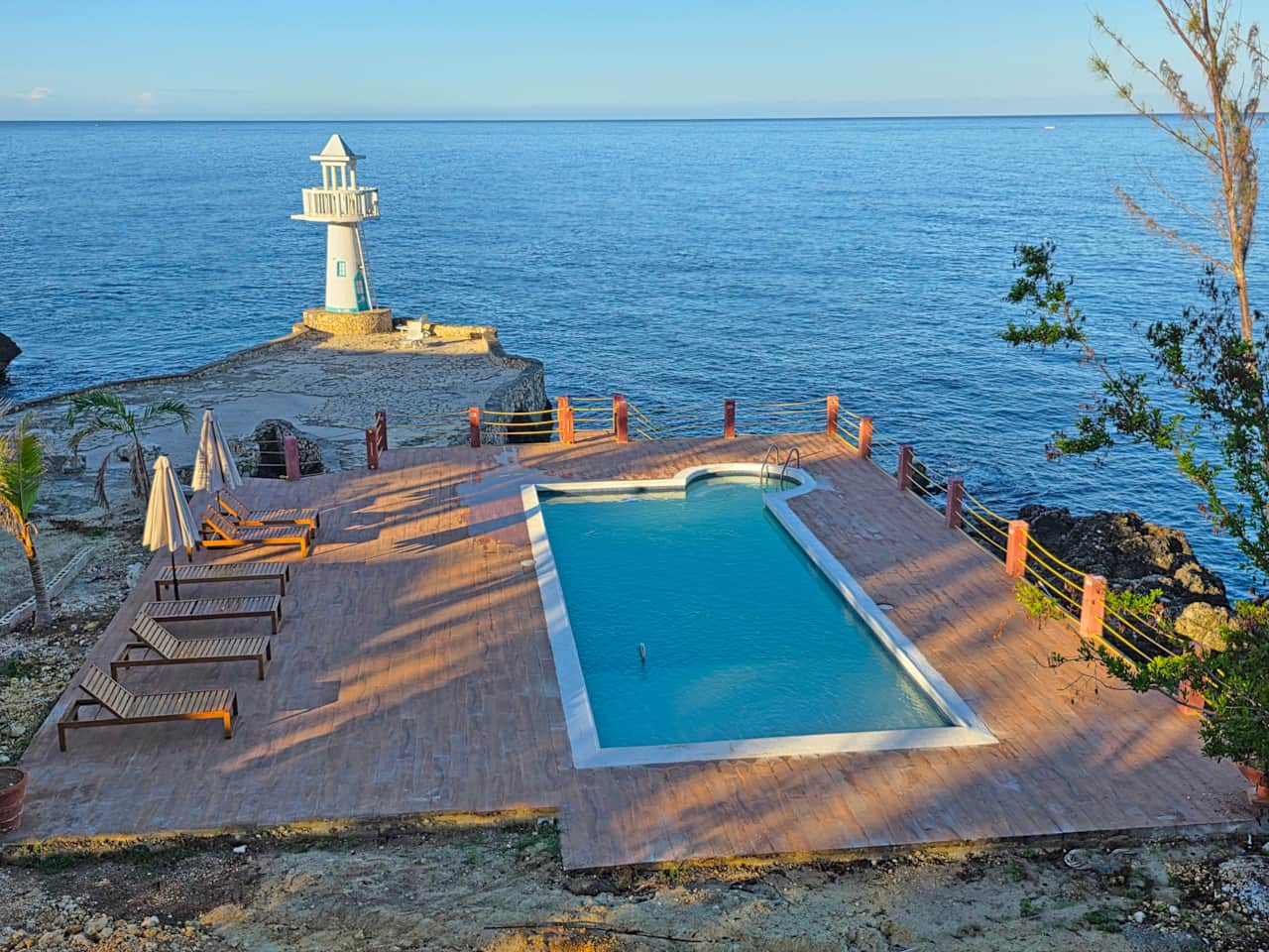 Cliffside Swimming Pool a few steps away