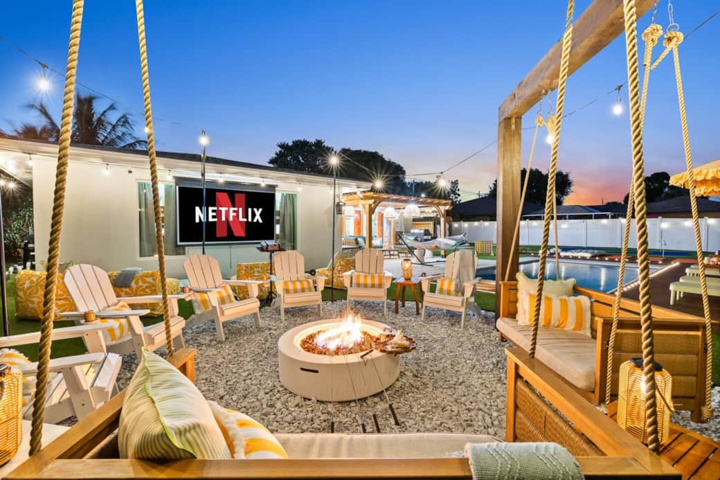 Fire Pit | Outdoor Movie | Swing Chairs
@lynx.escape