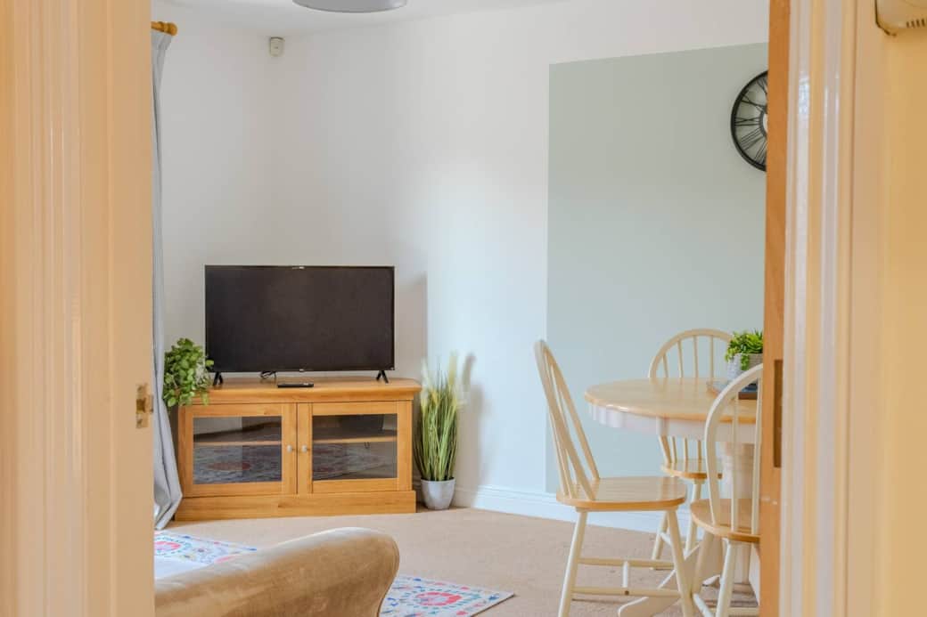 Living room & dining space