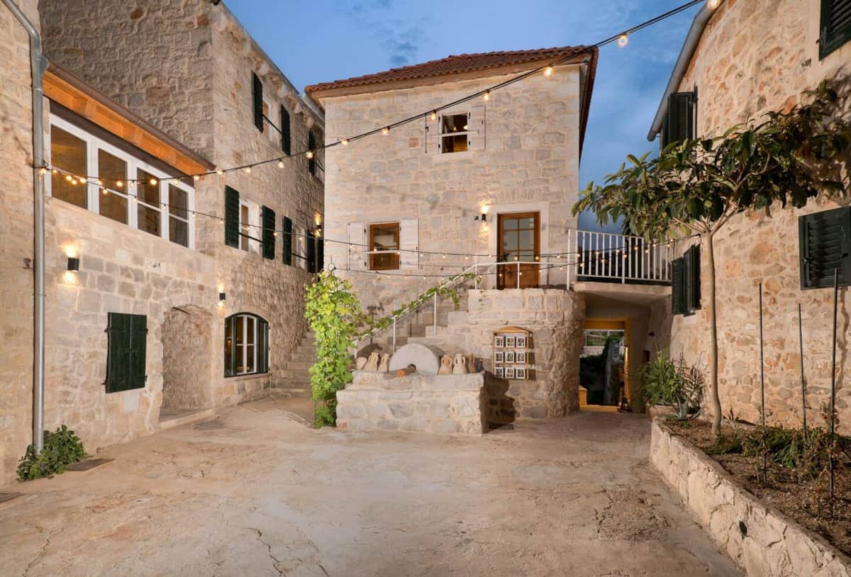 Pitve Villa Dvor Pitve C, Island Hvar - Villa in Pitve