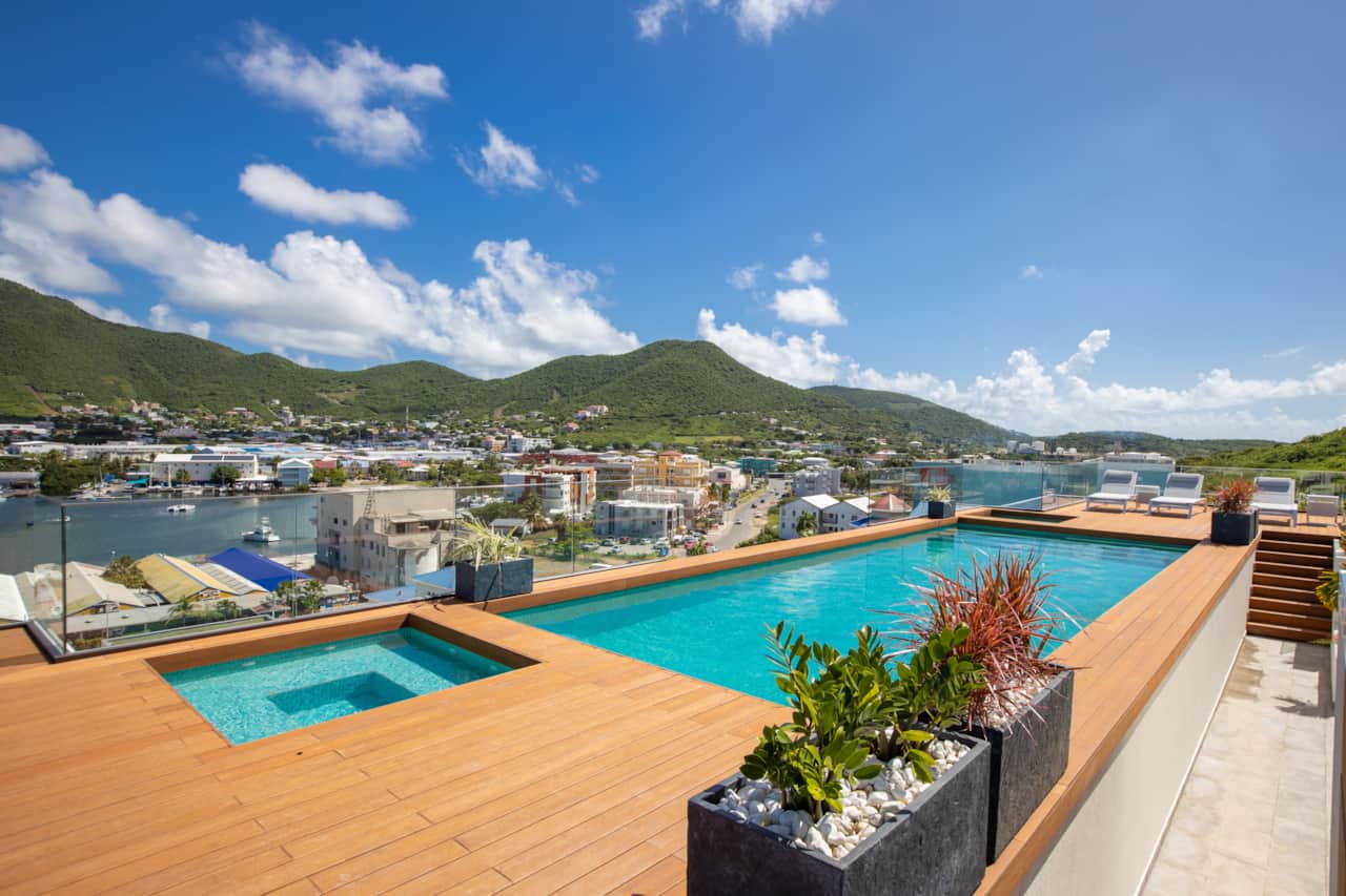 Piscine et jacuzzis sur le toit
