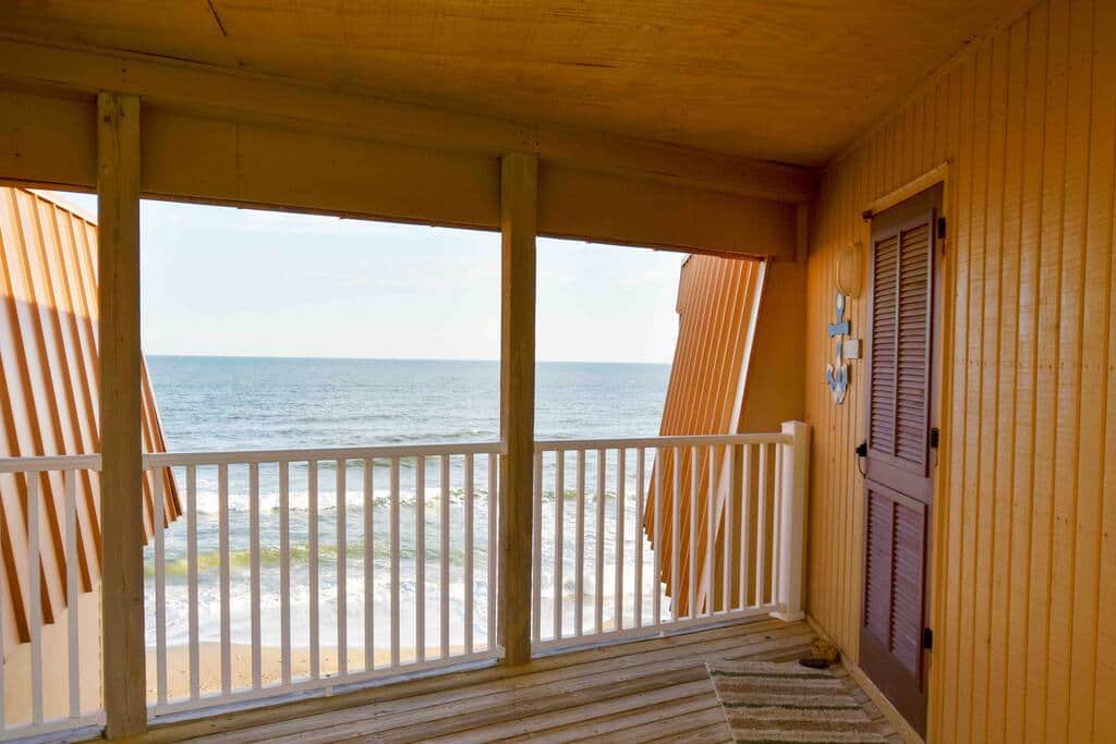 Enjoy the views and sea breeze as soon as you get to our door! 