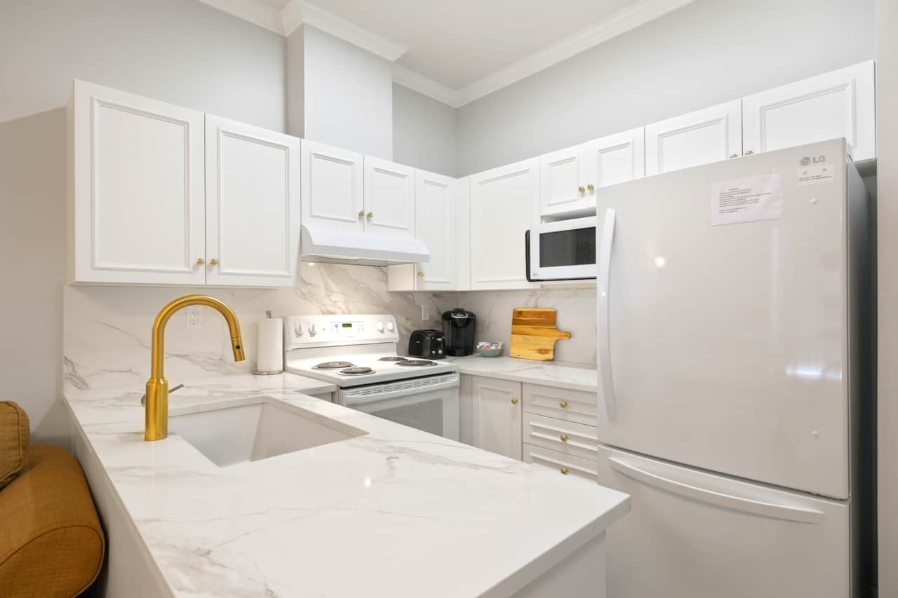 Unit 102A Full Kitchen