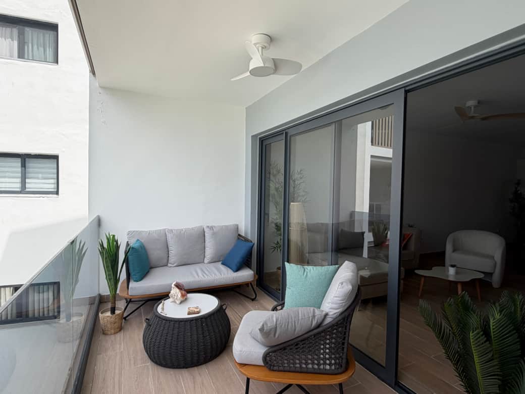 Deck with love seat & chair Deck with love seat & chair