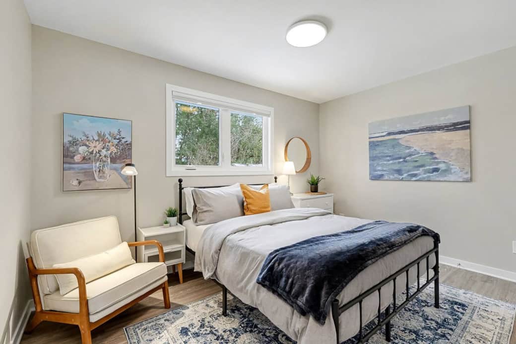 Comfortable, sunlit bedroom in an Ottawa home for family relocation. Comfortable, sunlit bedroom in an Ottawa home for family relocation.