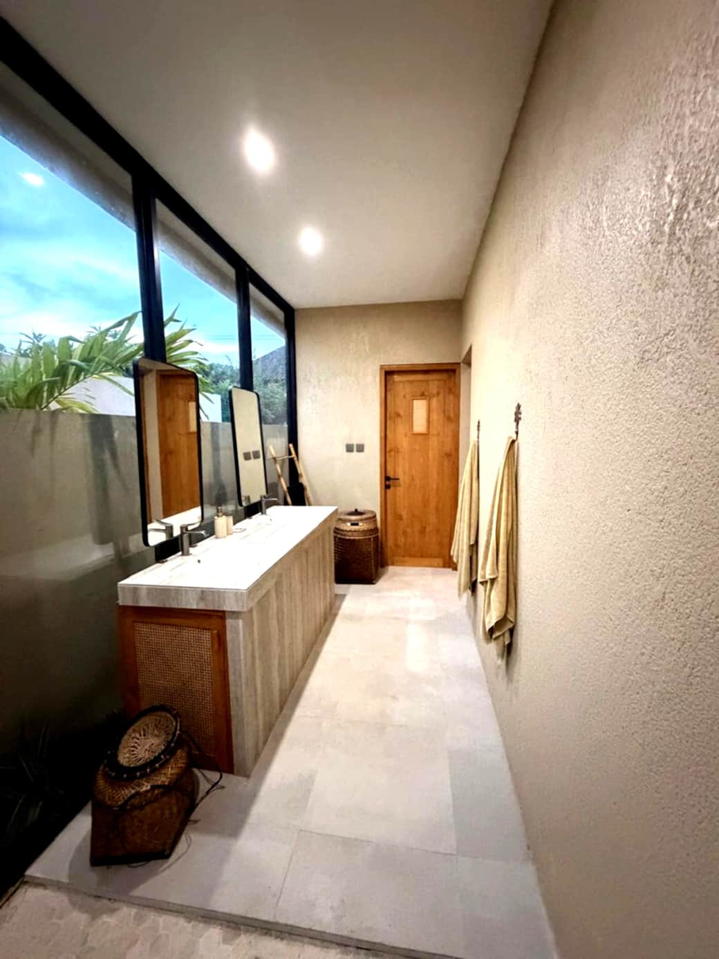 Lembongan villa villa bathroom double vanity airbnb 2048 Lembongan villa villa bathroom double vanity airbnb 2048
