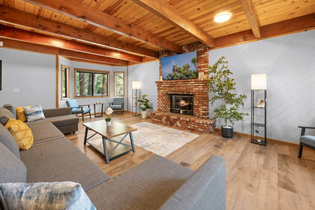 An electrical fireplace to relax and enjoy the day.
