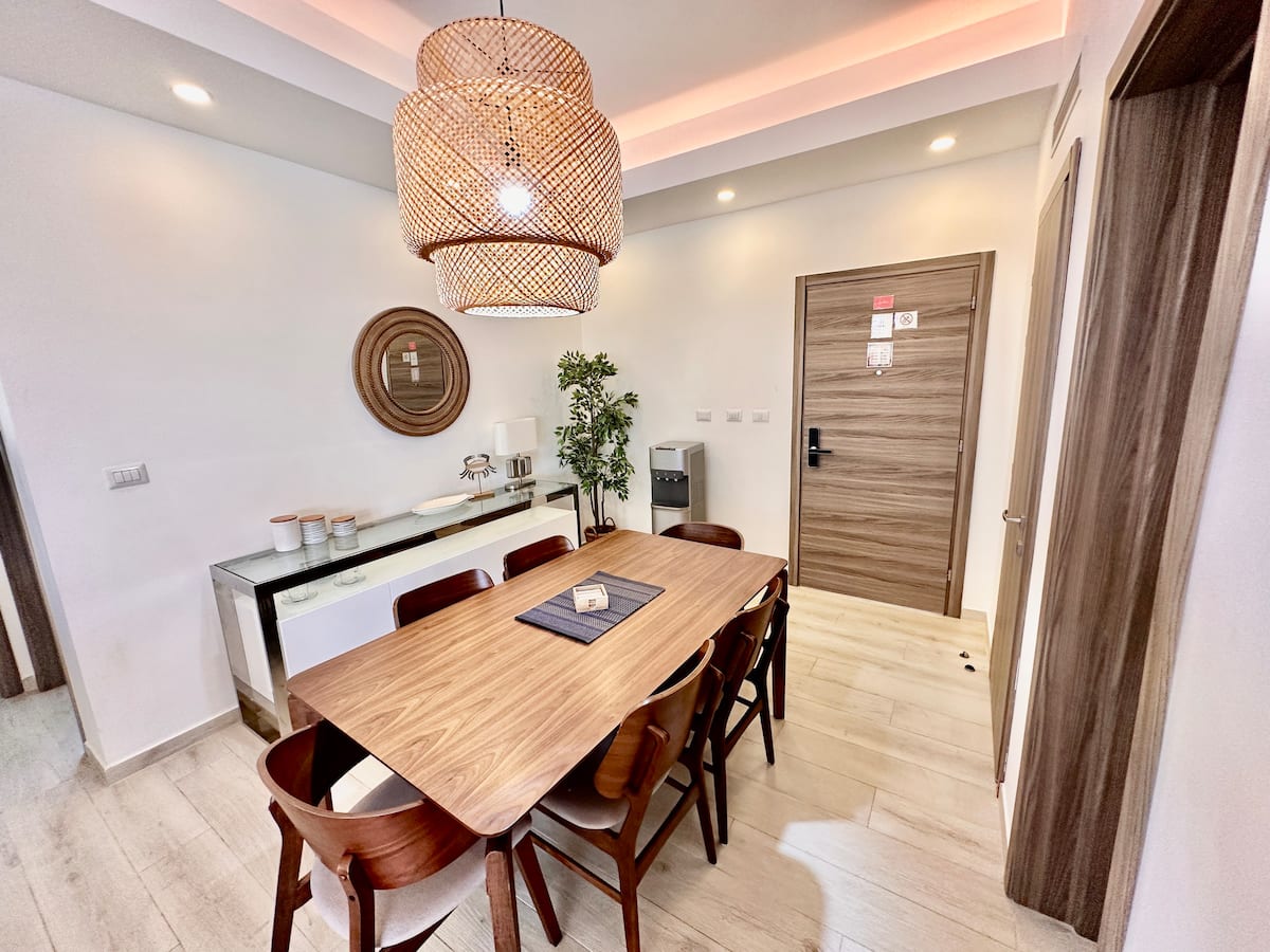 Modern condo few steps from the pool and beach photo 2